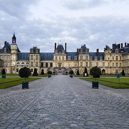 Hotel Restaurant Napoleon Fontainebleau Bagian luar foto