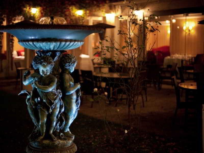 Hotel Restaurant Napoleon Fontainebleau Bagian luar foto