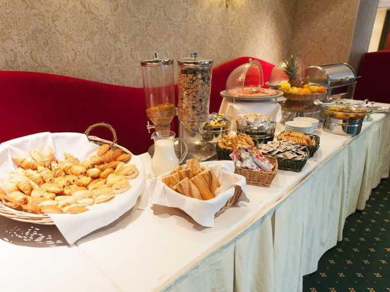 Hotel Restaurant Napoleon Fontainebleau Bagian luar foto
