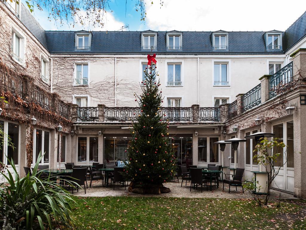 Hotel Restaurant Napoleon Fontainebleau Bagian luar foto